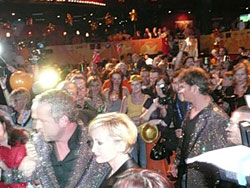 Папарацци устроили охоту за звездами «Евровидения». Фото: официальный сайт PatriciaKaas.ru