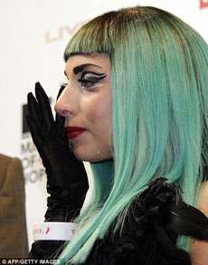 Леди Гага расплакалась на пресс конференции в Токио