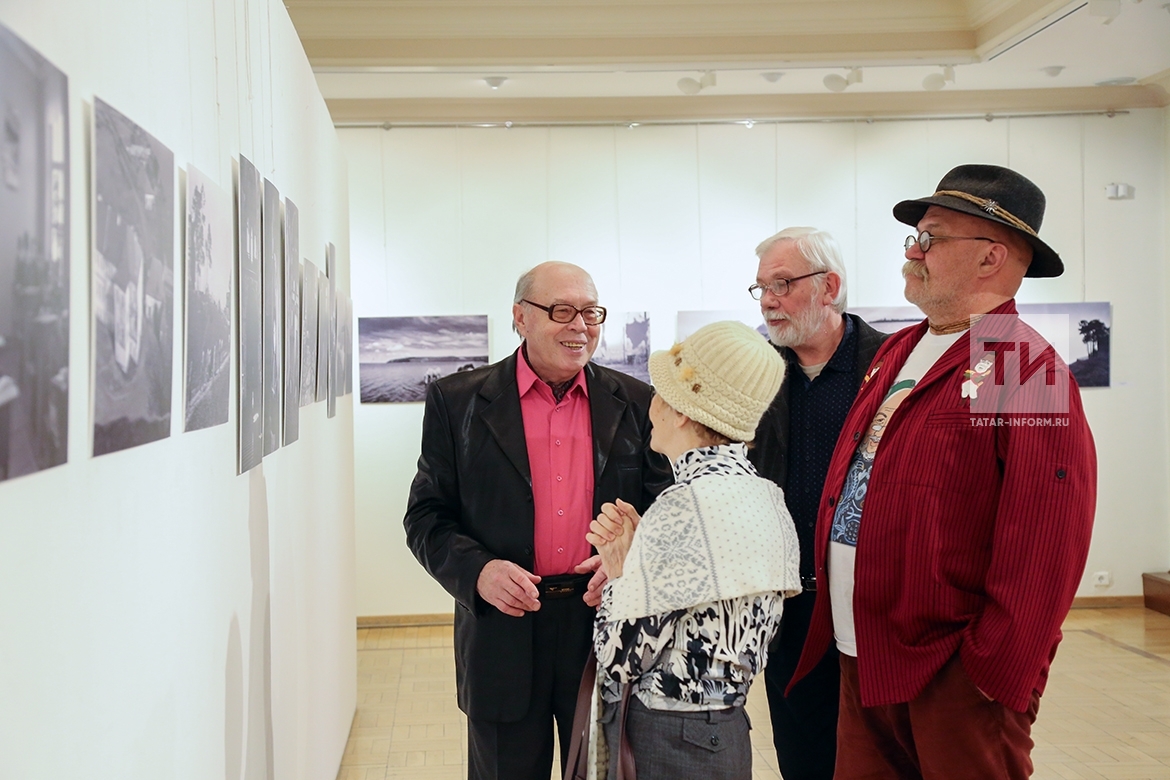 В «Хазинэ» открылась фотовыставка о Болгаре и Свияжске.