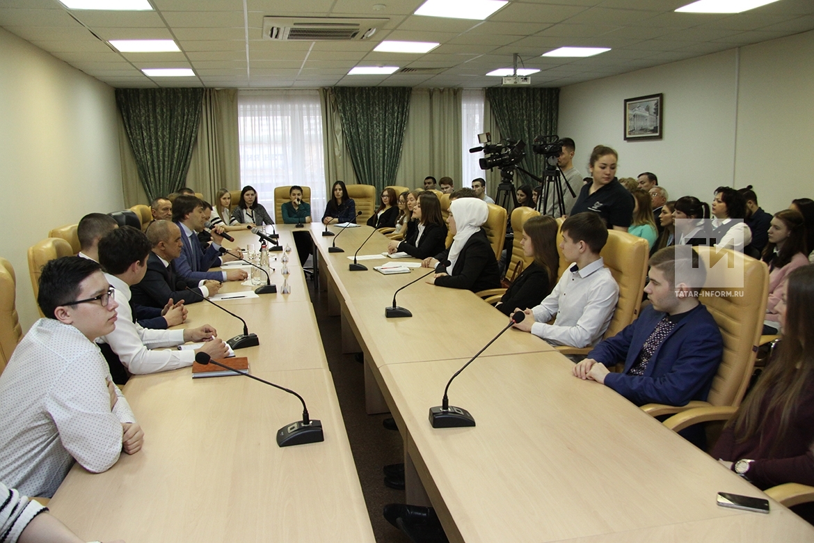 Встреча Сергея Кравцова с общественными наблюдателями из числа студентов