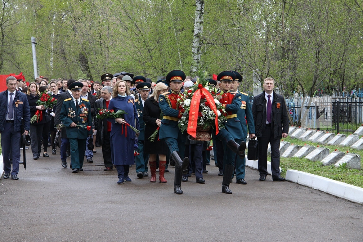 Памятное возложение цветов на Архангельском кладбище