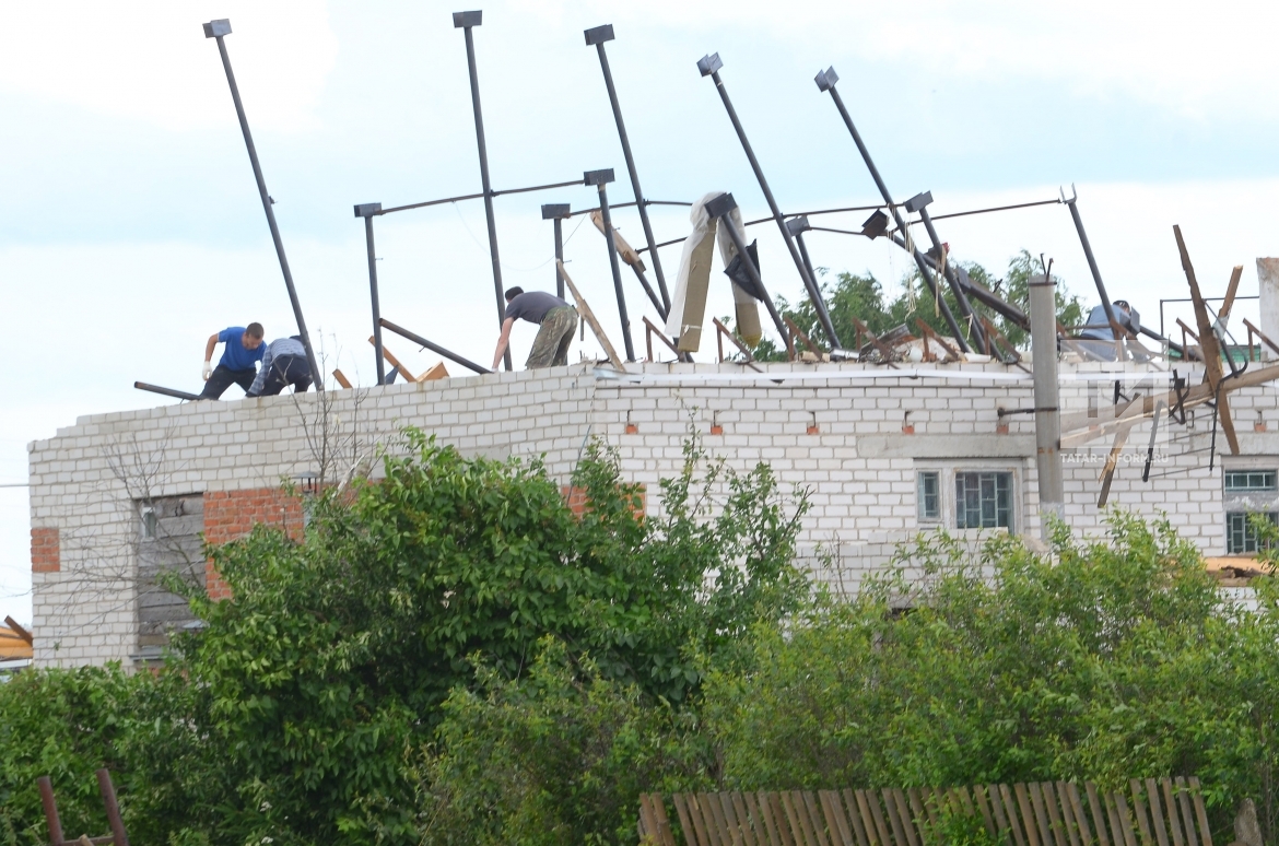 Последствия смерча в Пестречинском районе Татарстана