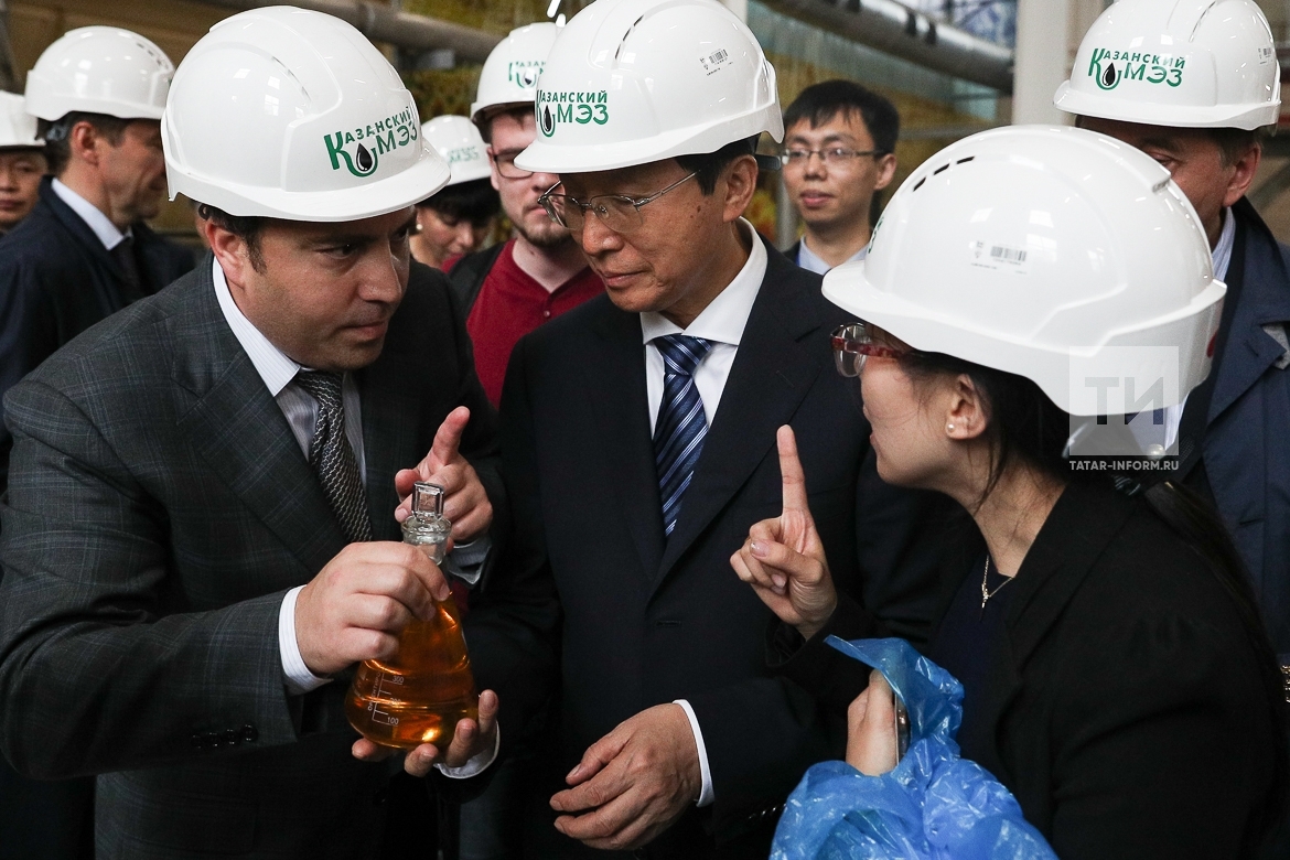 Делегация из Китая посетила Казанский маслоэкстракционный завод