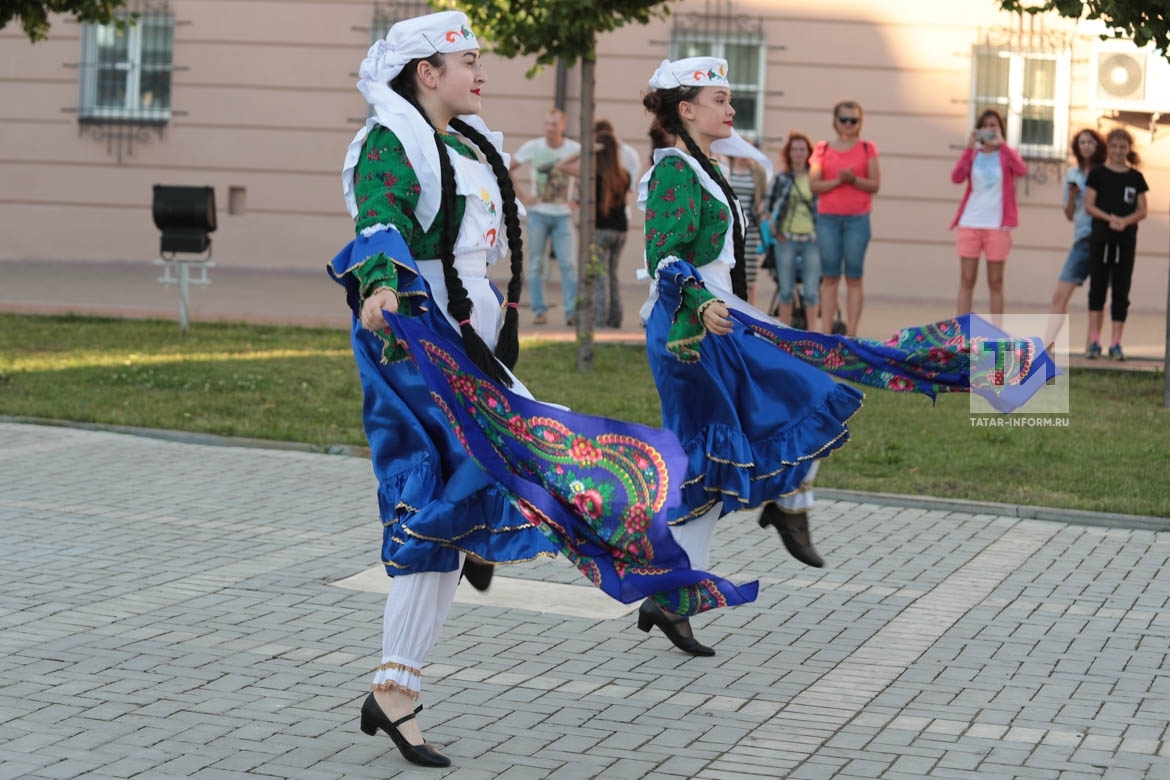 Международный фестиваль татарского фольклора «Т&#1199;гэрэк уен».
