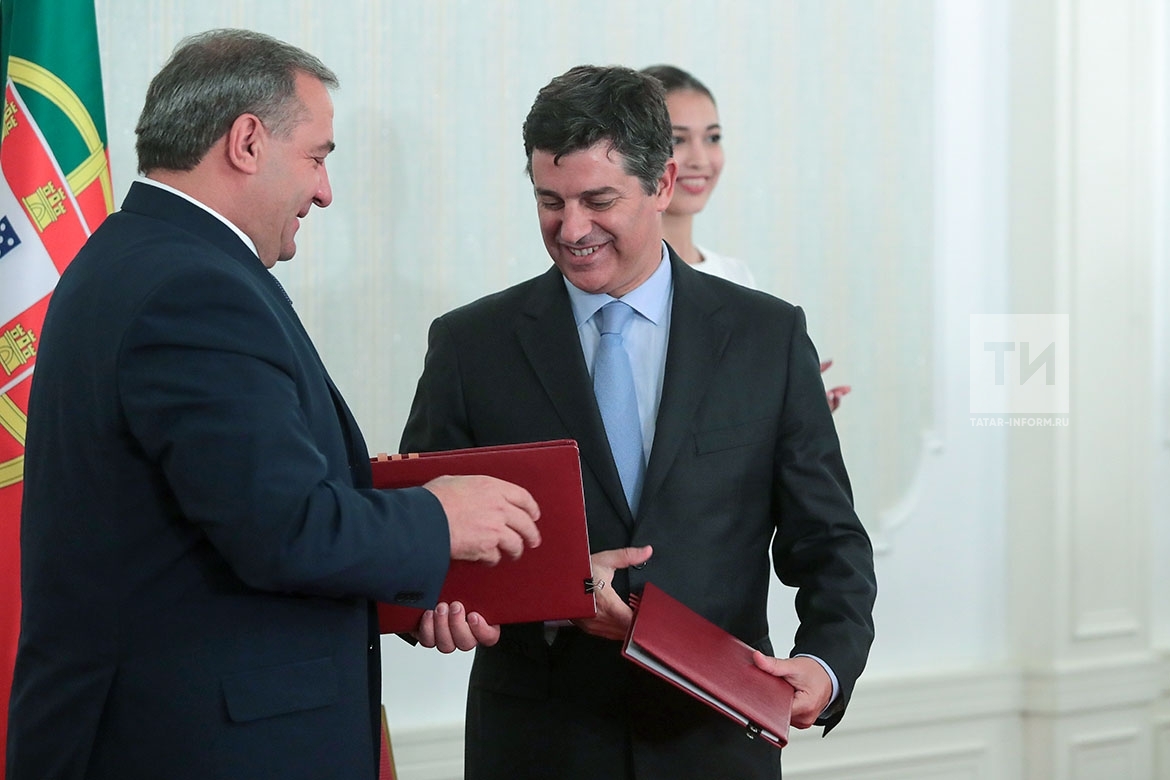 Встреча Министра экономики Португалии Мануэля Кабрала с главой МЧС  Владимиром Пучковым
