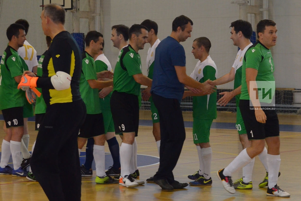 Команда Аппарата Президента РТ в финале турнира по мини-футболу среди чиновников