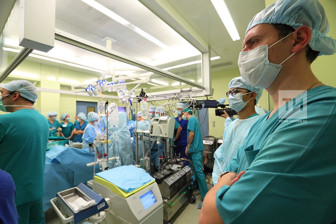 Показательная  операция ведущих профессоров-кардиохирургов из США и Германии