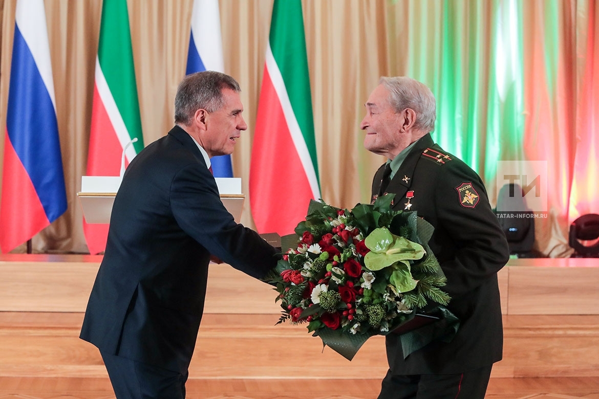  В Казанском Кремле состоялась торжественная церемония вручения государственных наград. 
